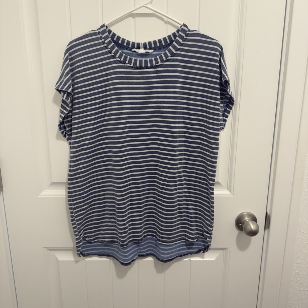 Jane & Delancey Women's Shirt Blue Stripes Button Accent Back Cap Sleeve Size S